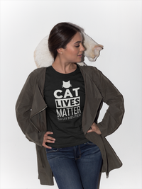 Load image into Gallery viewer, Cat Lives Matter Blanco Women&#39;s Relaxed T-Shirt
